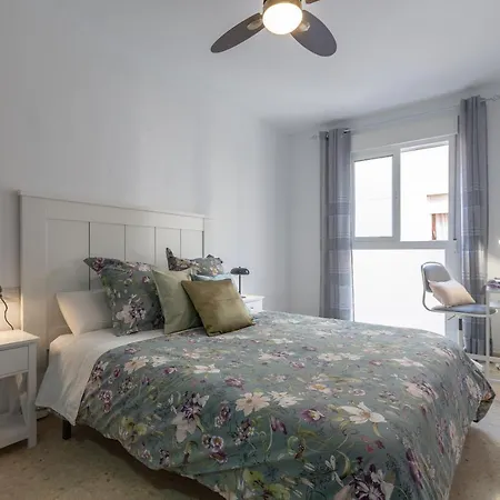 Apartamento Luminoso De Dos Con Terraza Y Parking En El Centro *