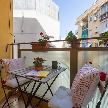 Luminoso De Dos Con Terraza Y Parking En El Centro Apartmán