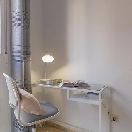 Apartmán Luminoso De Dos Con Terraza Y Parking En El Centro Màlaga